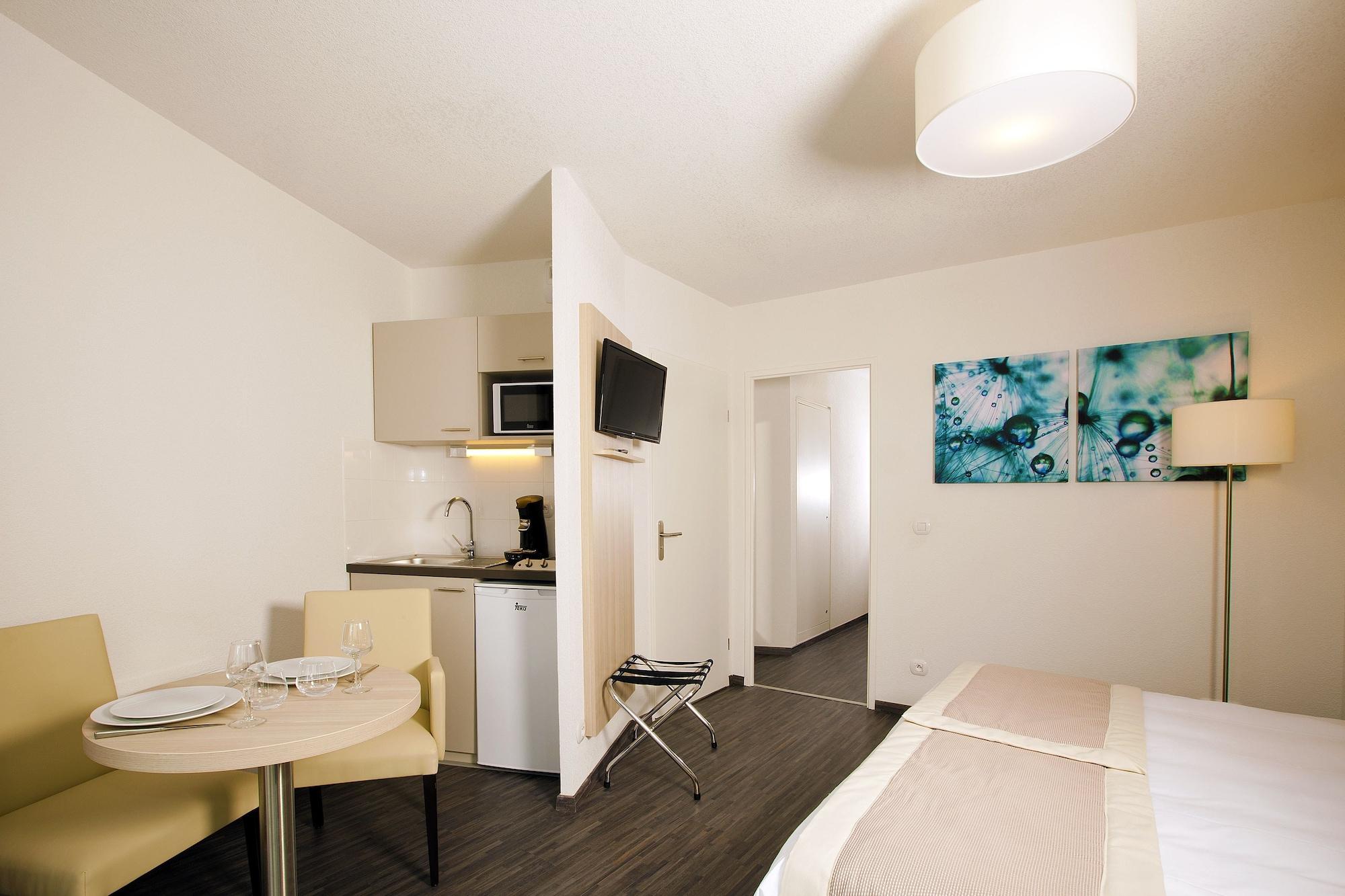 Residhome Neuilly Bords De Marne Екстериор снимка